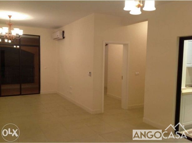 Apartamento T3 em Condomínio Jardim de Rosas Angocasa