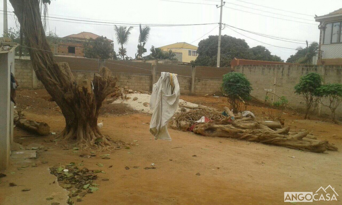 Terreno em BAIRRO KAPOLO 1 POR DETRÁS DA UNIVERSIDADE UTANGA NA RUA